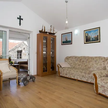 Cozy In Podgrade Apartament